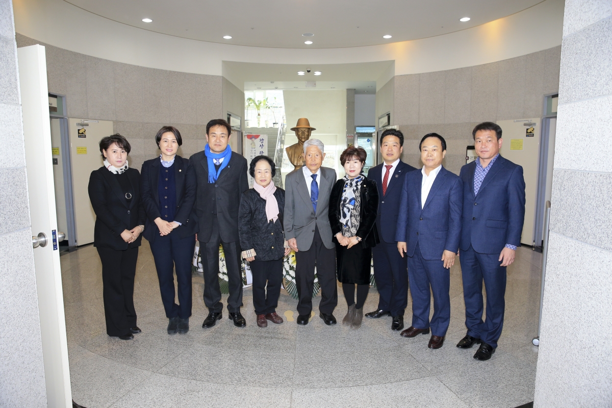 20190301-020[AP7U3062-3.1절 기념 왕산 허위선생 추념.jpg