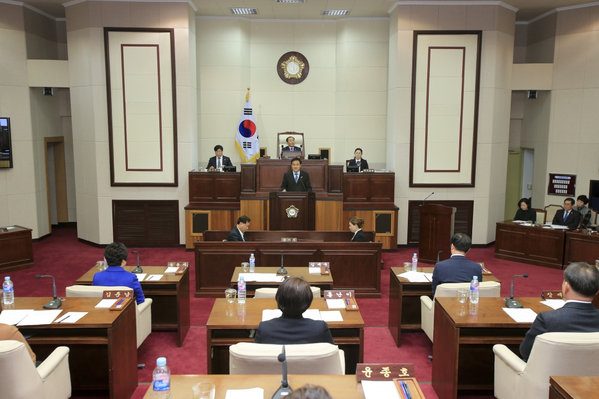 20190307-024[AP7U3312-제229회 임시회 제1차 본회의시 김재우 의원 구미시 보조사업에 대한 행정사무감사 발의의 건 제안설명.jpg