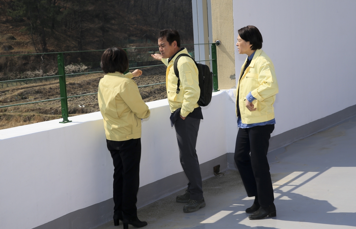 20190312-060[AP7U3675-제229회 임시회 기획행정위원회 구미시 가족행복플라자 방문.jpg