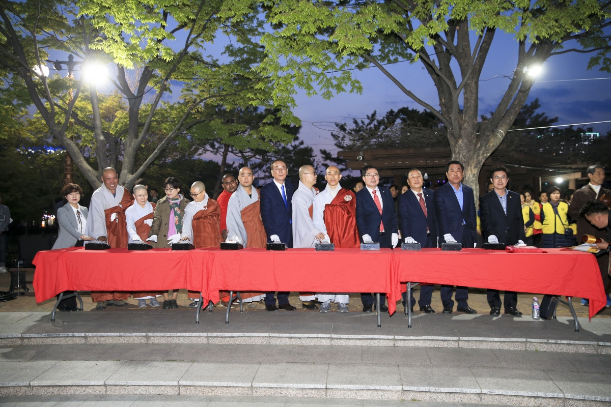 20190412-078[AP7U5561-불기 2563년 부처님 오신 날 봉축 점등식.jpg