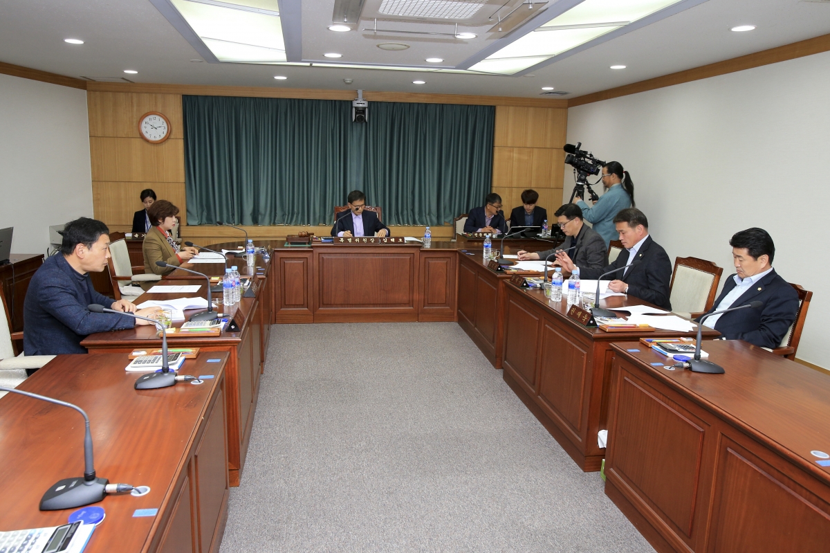 20190415-001[AP7U5643-폐회중 행정사무조사특별위원회 활동.jpg