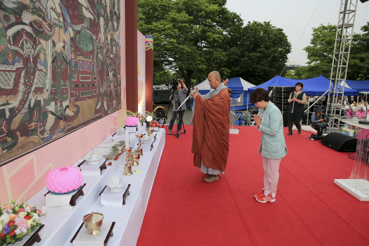 20190504-014[AP7U7372-불기 2563년 부처님 오신날 봉축 법요식.jpg