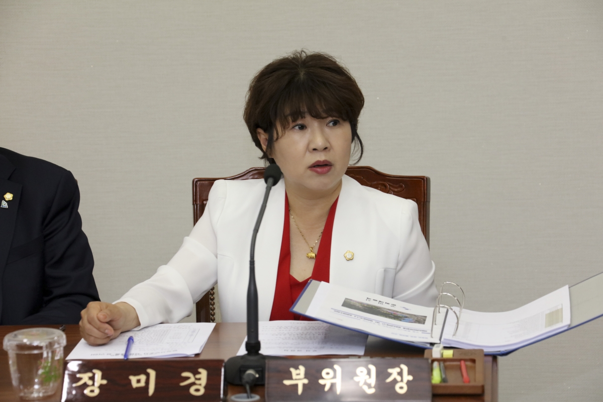 20190509-057[IMG_4067-폐회중 제3차 행정사무조사특별위원회 활동.jpg