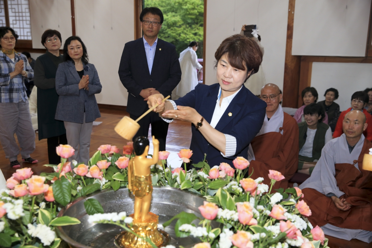 20190511-018[AP7U7632-불기 2563년 부처님오신날 봉축법요식.jpg