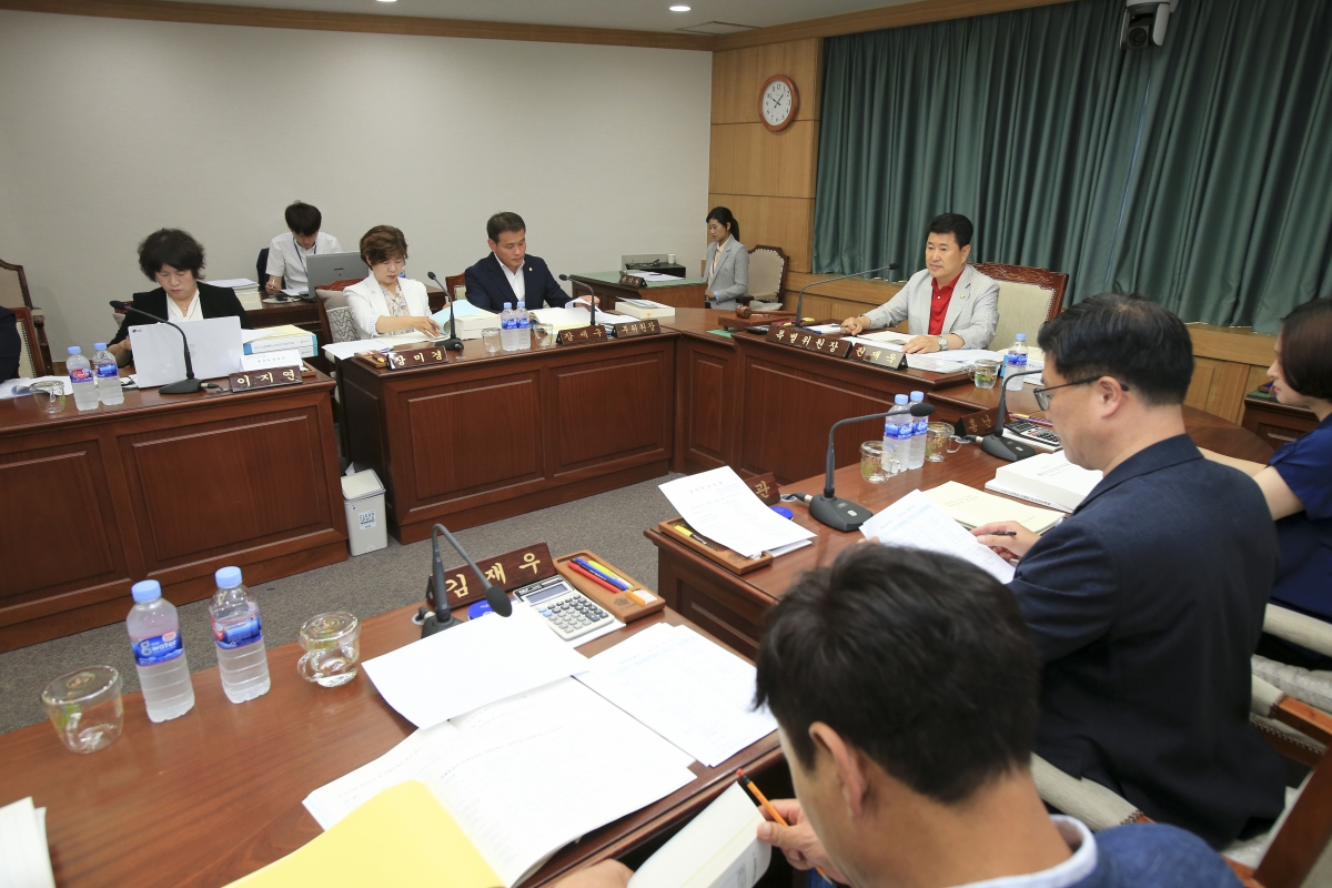 20190620-008[AP7U9280-제231회 정례회 예산결산특별위원회 2018회계연도 세입세출결산승인안 심사활동.jpg