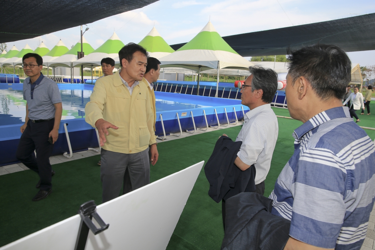 20190628-018[AP7U9750-폐회중 산업건설위원회 낙동강 야외 물놀이장 현장방문.jpg