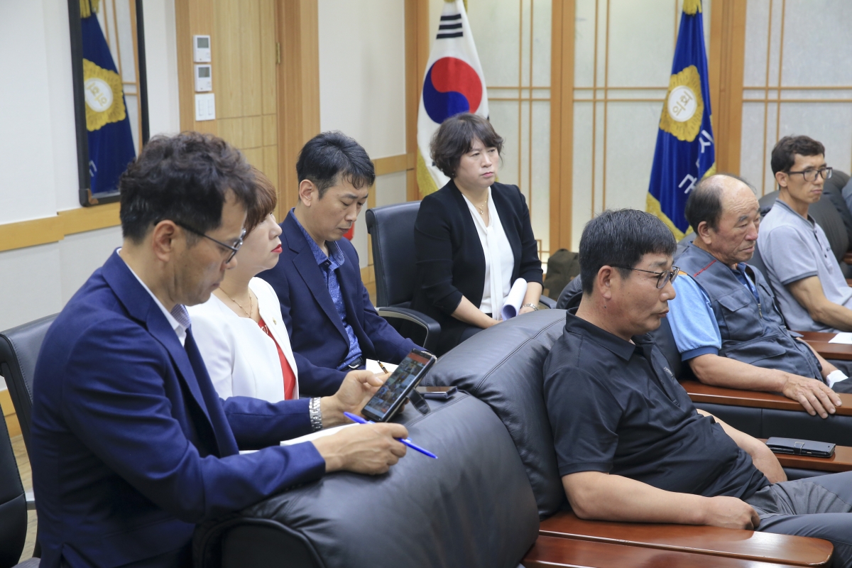 20190710-024[AP7U0265-산동면민 일행 의장실 방문.jpg