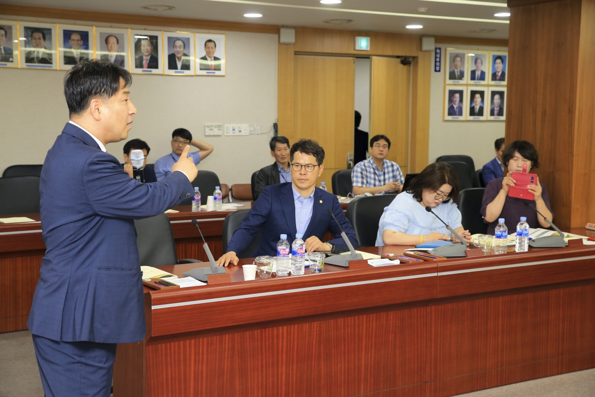 20190711-023[AP7U0504-구미시의회 의원연수-부패방지-이지문 강사.jpg