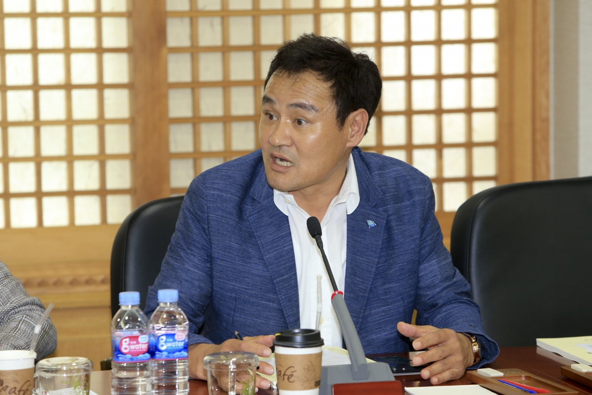 20190711-037[AP7U0536-구미시의회 의원연수후 전체의원 간담회.jpg