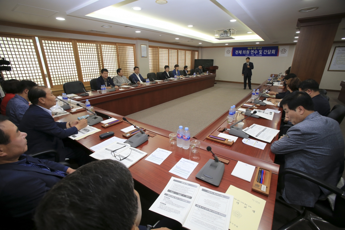 20190711-007[AP7U0472-구미시의회 의원연수-부패방지-이지문 강사.jpg