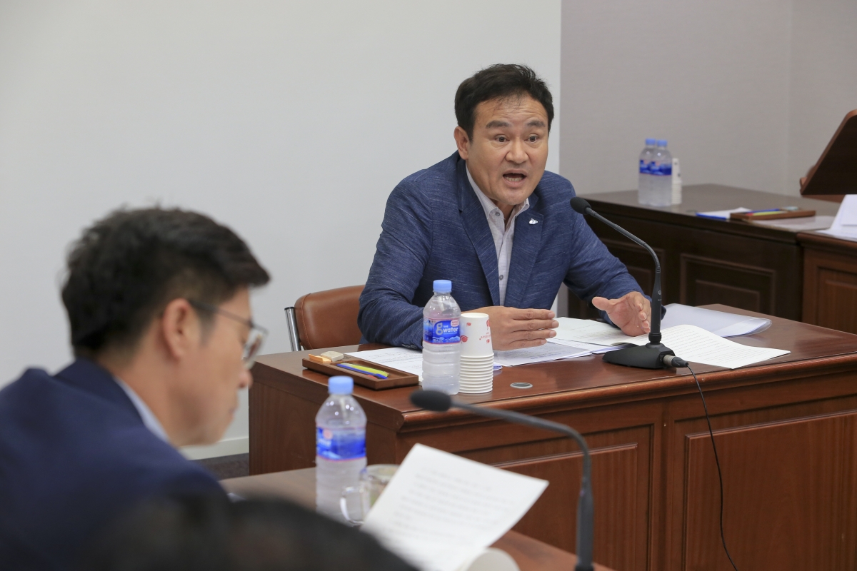 20190715-020[AP7U0800-제232회 임시회 기획행정위원회 조례안 심사활동.jpg