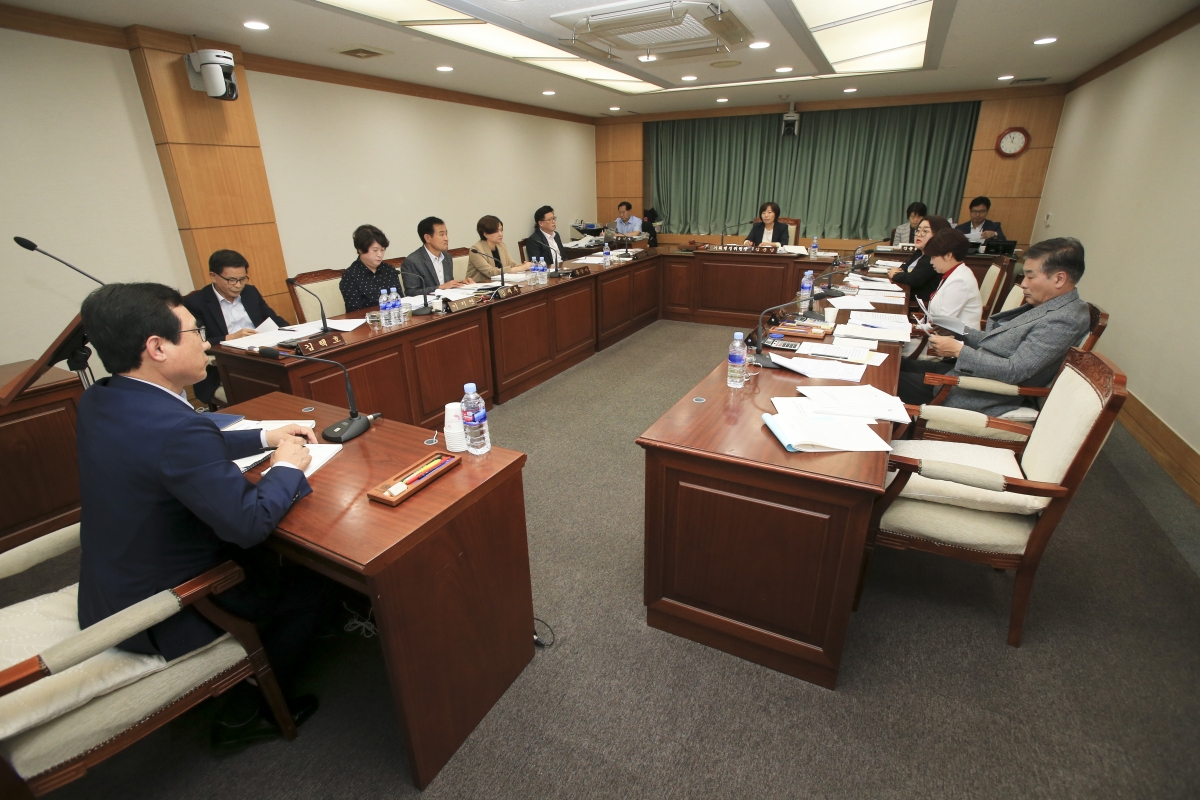 20190920-003[AP7U3056-제233회 임시회 기획행정위원회 조례안 심사활동.jpg