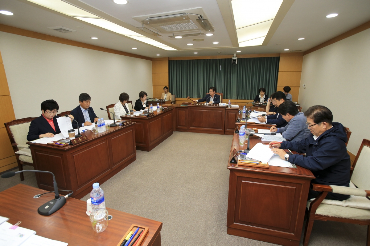 20190924-071[AP7U3657-제233회 임시회 제2차 윤리특별위원회 활동.jpg