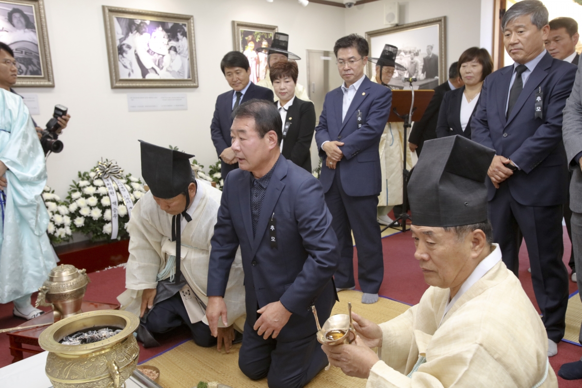 20191026-025[IMG_5474-박정희대통령 제40주기 추도제 및 추도식.jpg