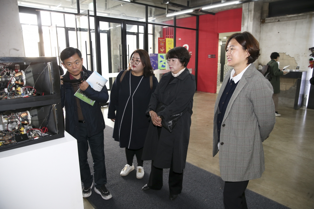 20191112-004[AP7U6945-기획행정위원회 전북 전주시 팔복예술공장 시설견학.jpg