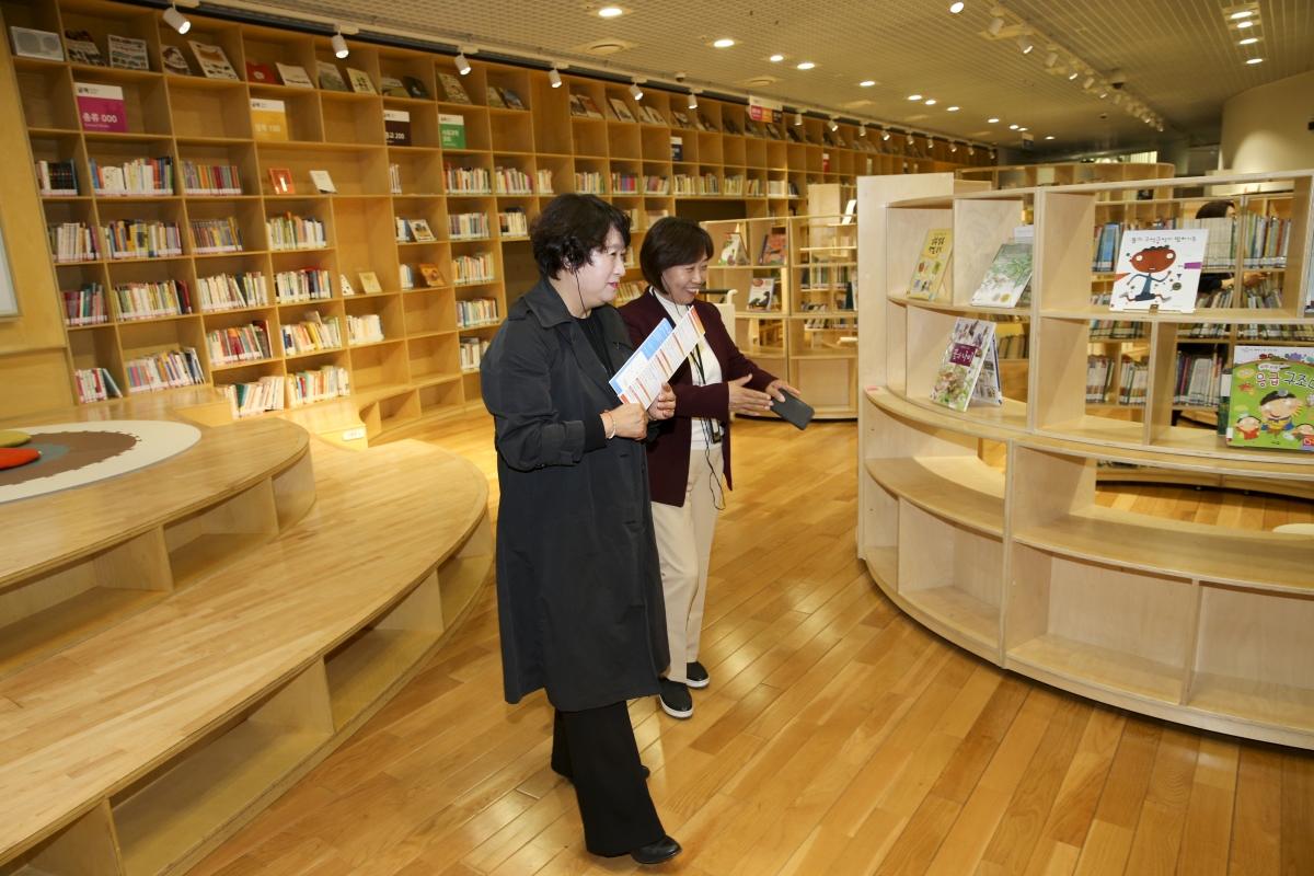 20191112-062[AP7U7061-기획행정위원회 광주광역시 국립아시아문화전당 시설견학.jpg