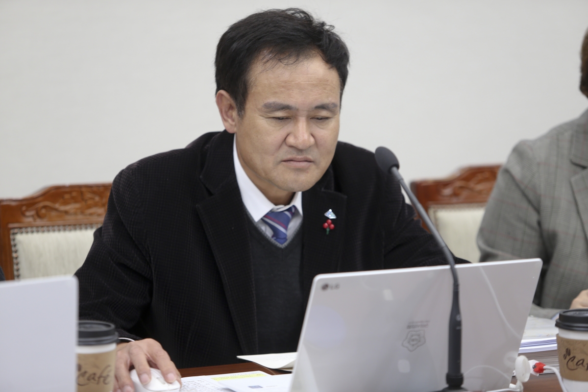 20191126-028[AP7U8020-제235회 정례회 기획행정위원회 조례안 심사활동.jpg
