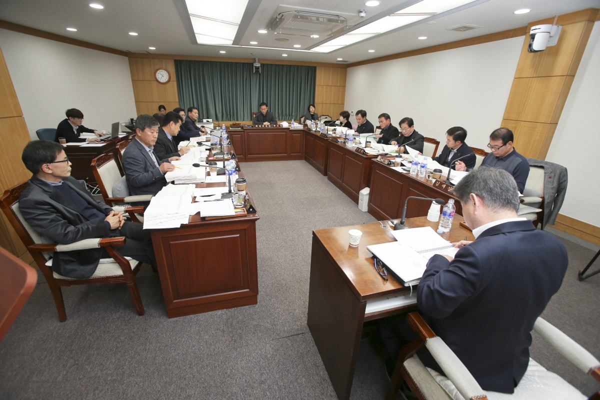 20191204-009[AP7U8959-제235회 정례회 예산결산특별위원회 2020년도 예산안 및 기금운용계획안 심사활동.jpg