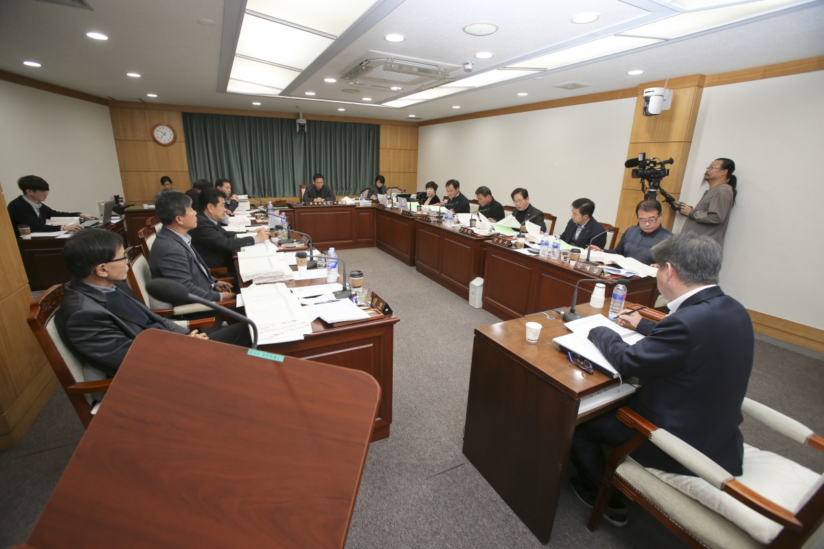 20191204-010[AP7U8965-제235회 정례회 예산결산특별위원회 2020년도 예산안 및 기금운용계획안 심사활동.jpg