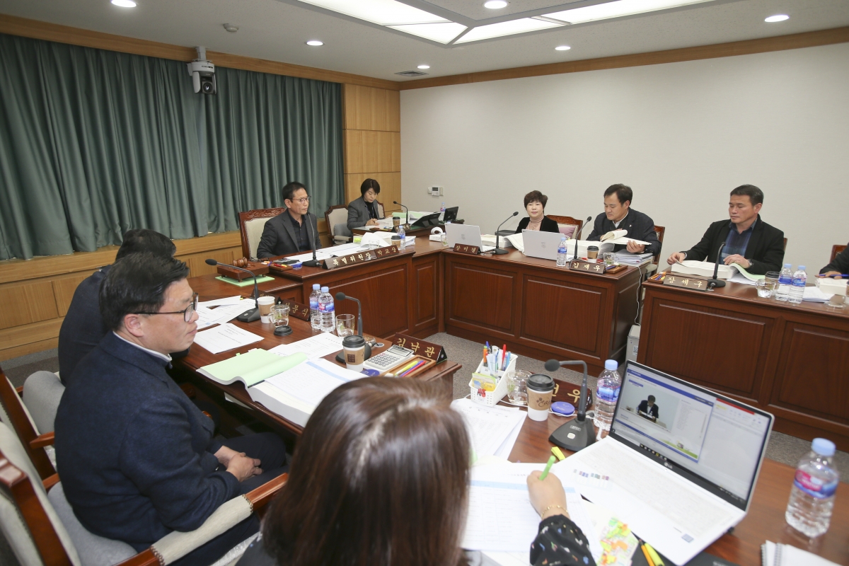 20191204-017[AP7U8948-제235회 정례회 예산결산특별위원회 2020년도 예산안 및 기금운용계획안 심사활동.jpg