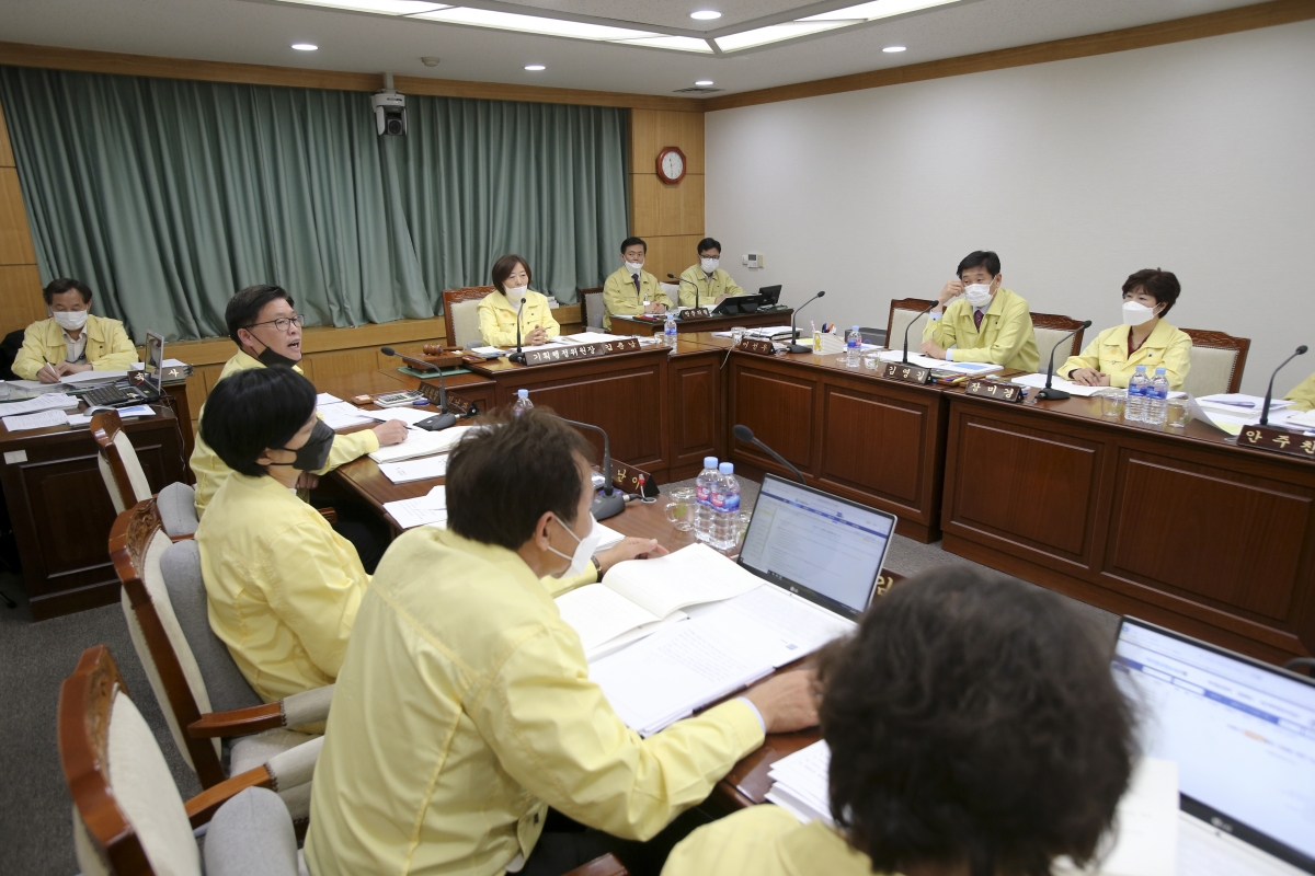 20200422-032[AP7U2343-제238회 임시회시 기획행정위원회 소관 조례안 심사활동.jpg