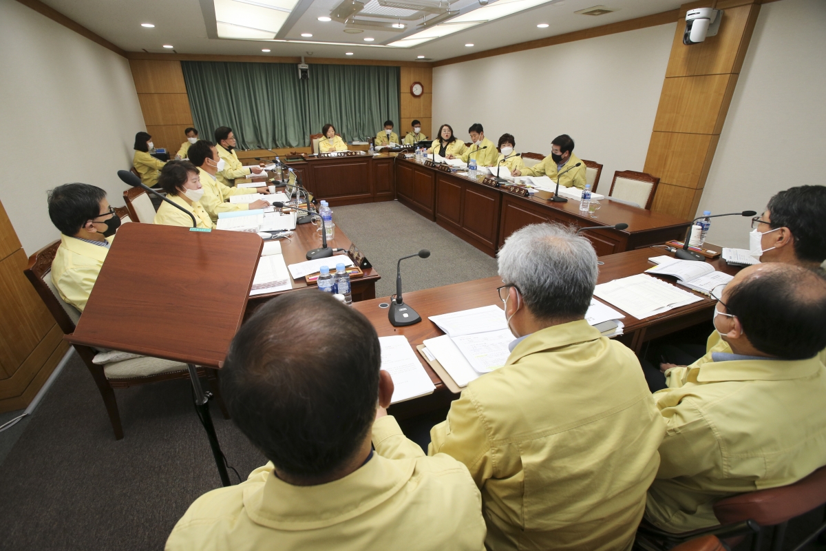 20200423-003[AP7U2499-제238회 임시회시 기획행정위원회 소관 2020년도 제1회추가경정예산안 예비심사활동.jpg