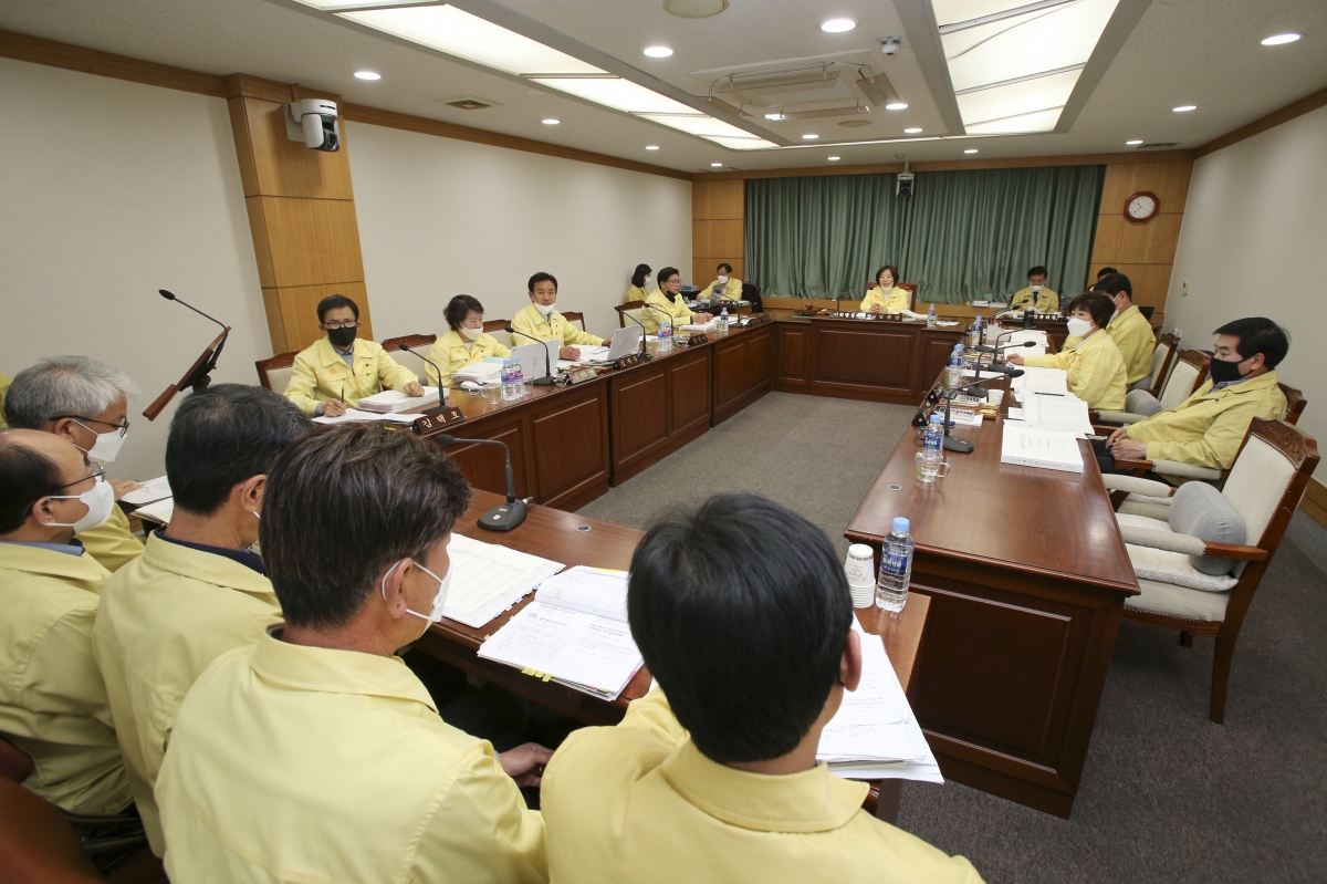 20200423-001[AP7U2493-제238회 임시회시 기획행정위원회 소관 2020년도 제1회추가경정예산안 예비심사활동.jpg