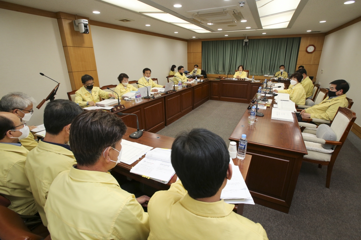 20200423-002[AP7U2495-제238회 임시회시 기획행정위원회 소관 2020년도 제1회추가경정예산안 예비심사활동.jpg