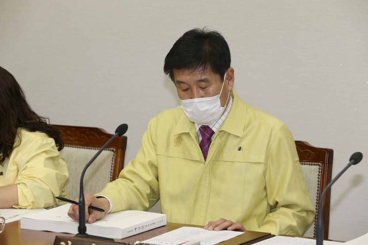 20200423-007[AP7U2444-제238회 임시회시 기획행정위원회 소관 2020년도 제1회추가경정예산안 예비심사활동.jpg