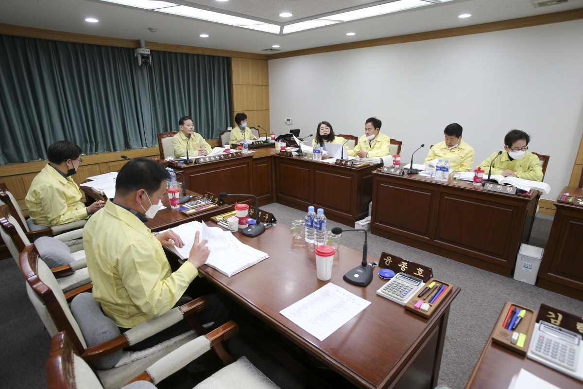 20200424-013[AP7U2526-제238회 임시회시 예산결산특별위원회 2020년도 제1회추가경정예산안 심사활동.jpg