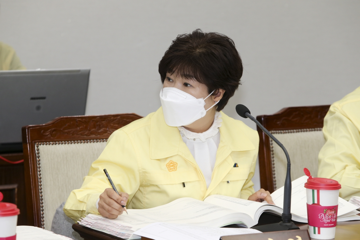 20200424-026[AP7U2584-제238회 임시회시 예산결산특별위원회  2020년도 제1회추가경정예산안 심사활동.jpg