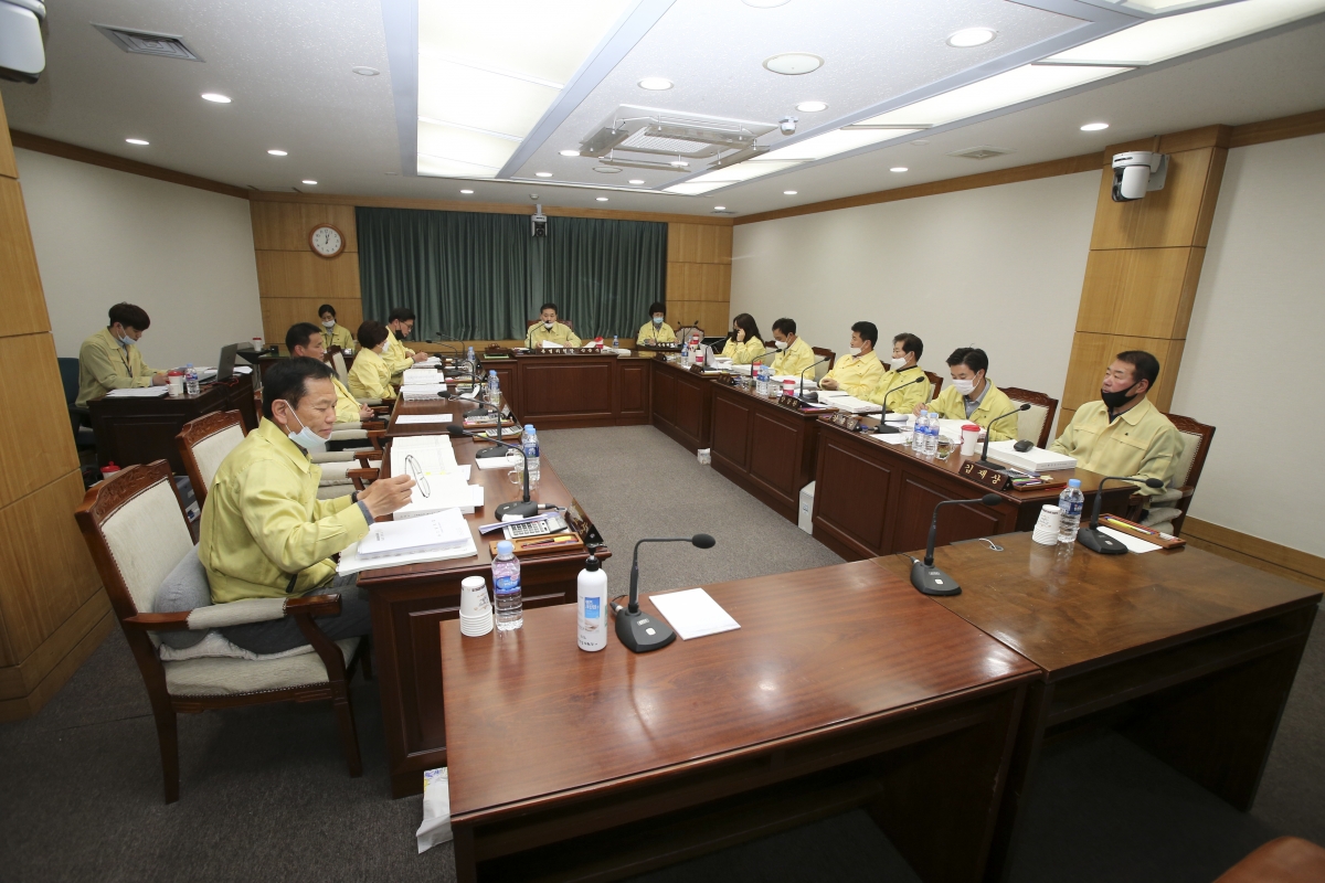 20200424-001[AP7U2615-제238회 임시회시 예산결산특별위원회  2020년도 제1회추가경정예산안 심사활동.jpg