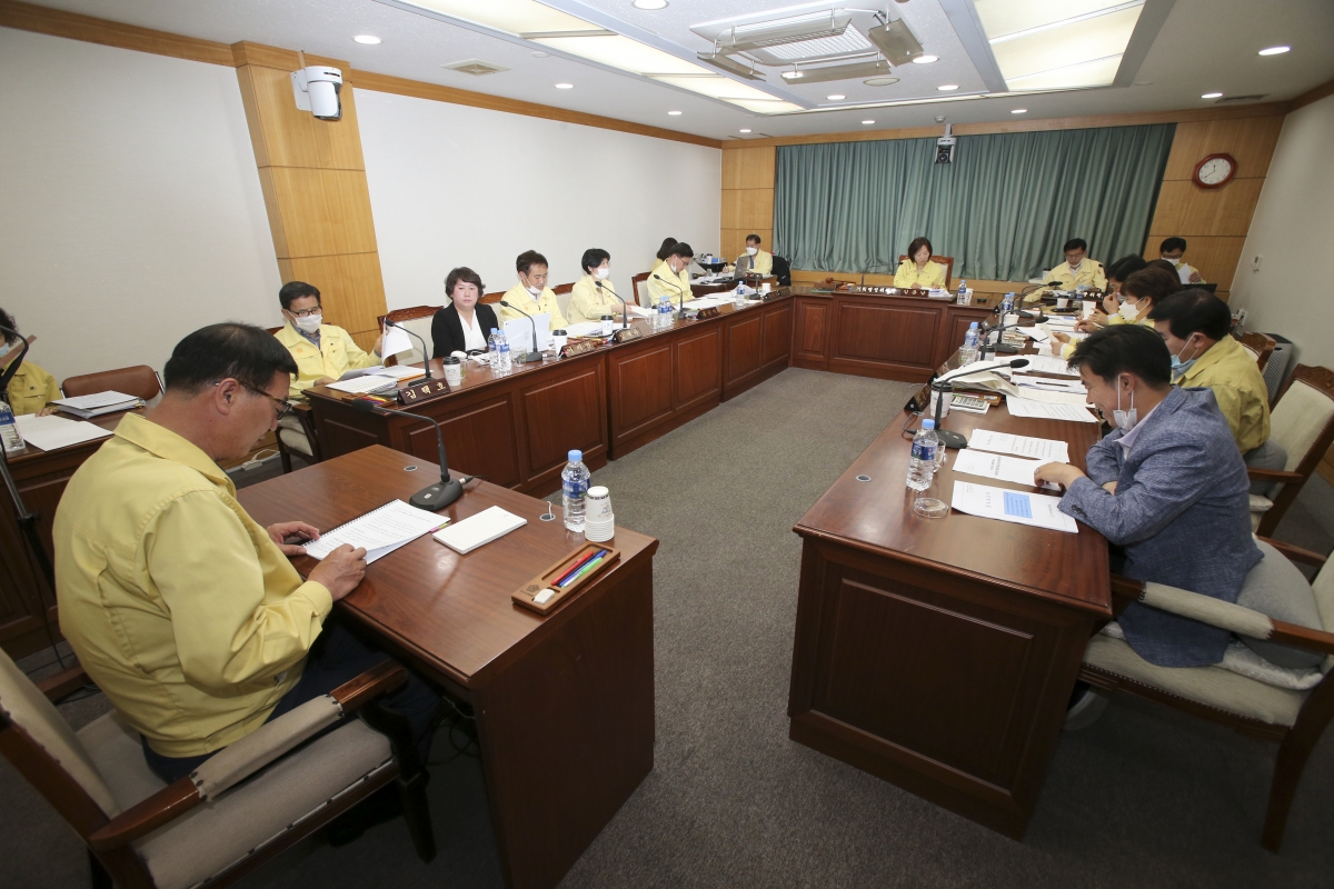 20200515-004[AP7U3025-제239회 임시회시 기획행정위원회 조례안 심사활동.jpg