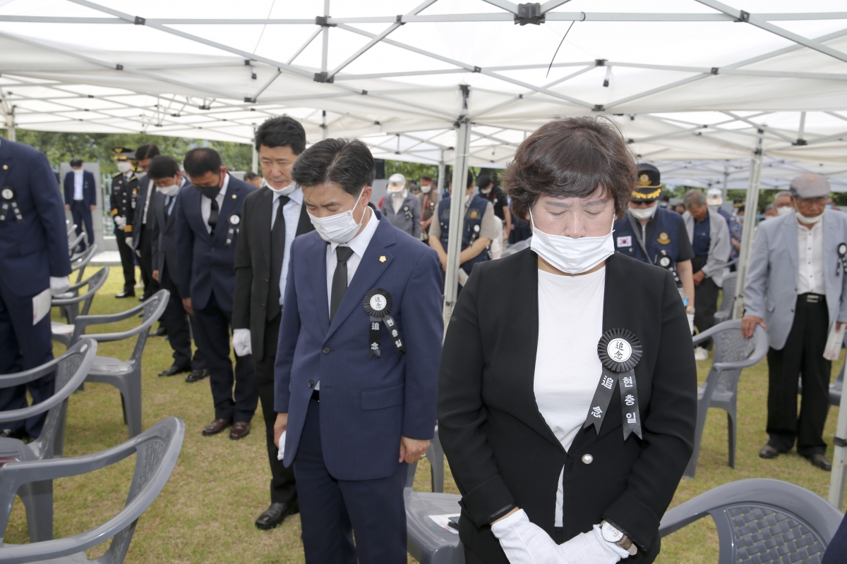 20200606-039[AP7U3857-제65회 현충일 추념식.jpg