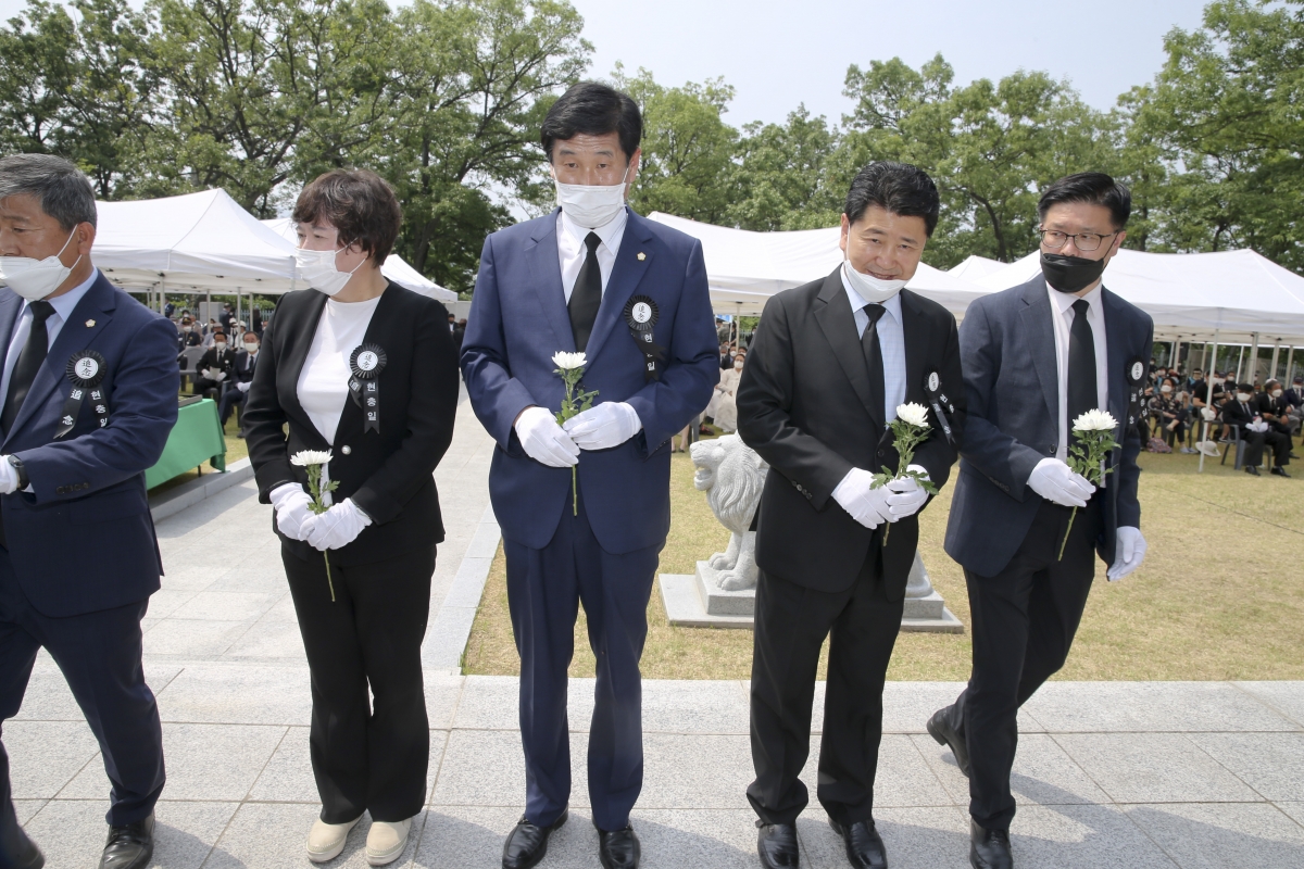 20200606-058[AP7U3890-제65회 현충일 추념식.jpg