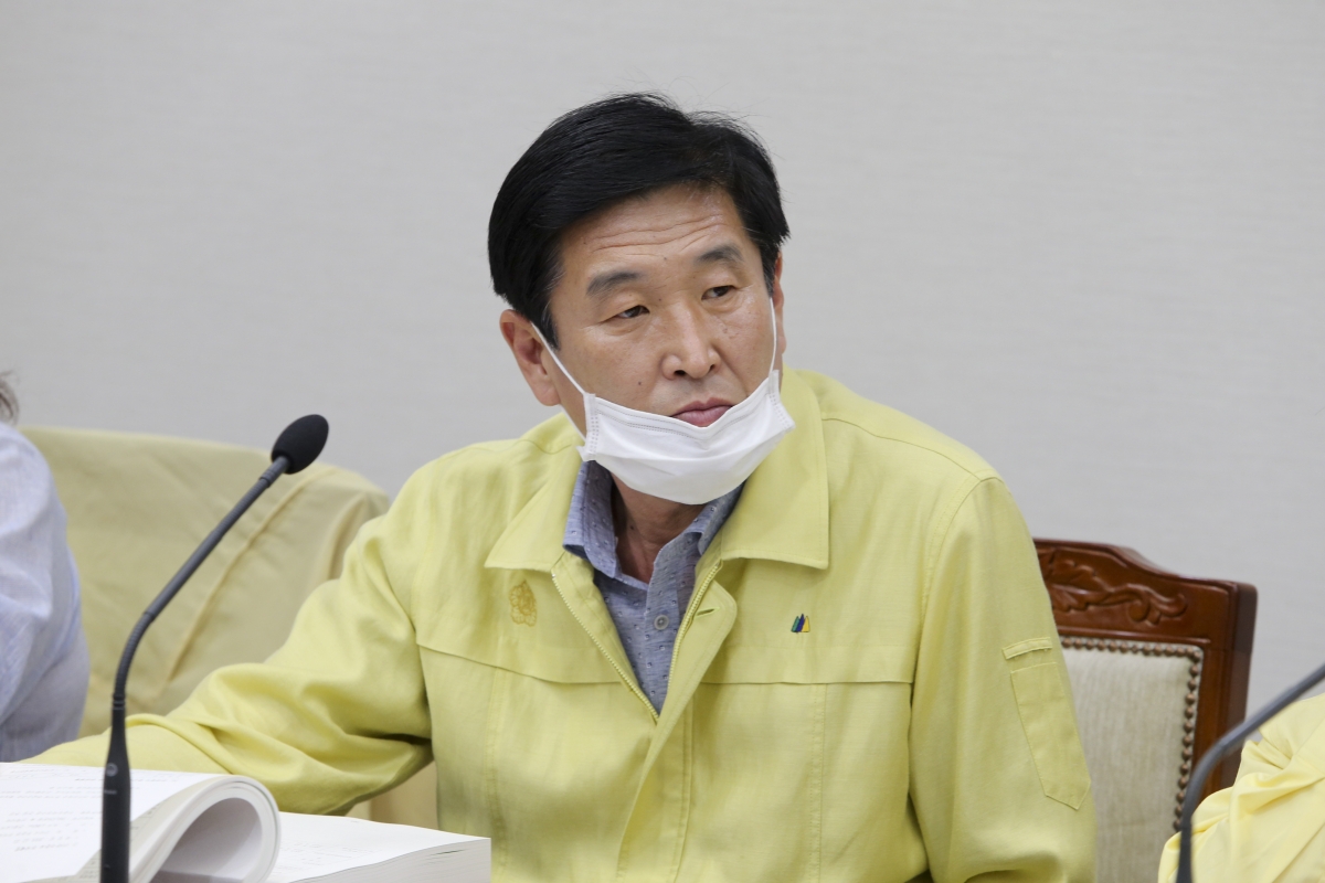 20200604-012[AP7U3695-제240회 구미시의회 제1차 정례회시 기획행정위원회 소관 행정사무감사 활동.jpg