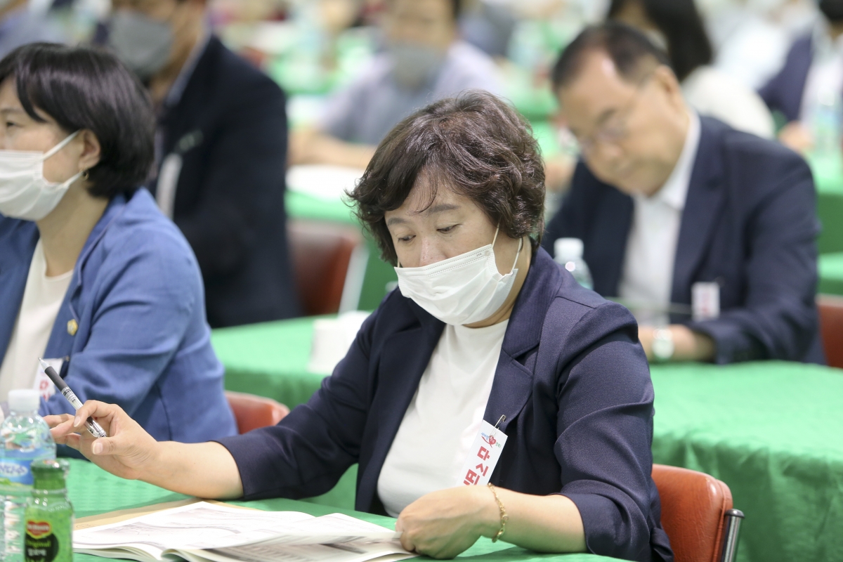 20200617-032[AP7U4482-코로나19 극복 비상 경제동향보고회 경북구미 현장간담회.jpg