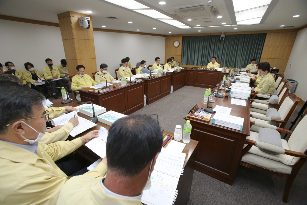 20200622-002[AP7U4762-제240회 제1차 정례회시 예산결산위원회 2019년도 세입세출결산승인안 심사활동.jpg