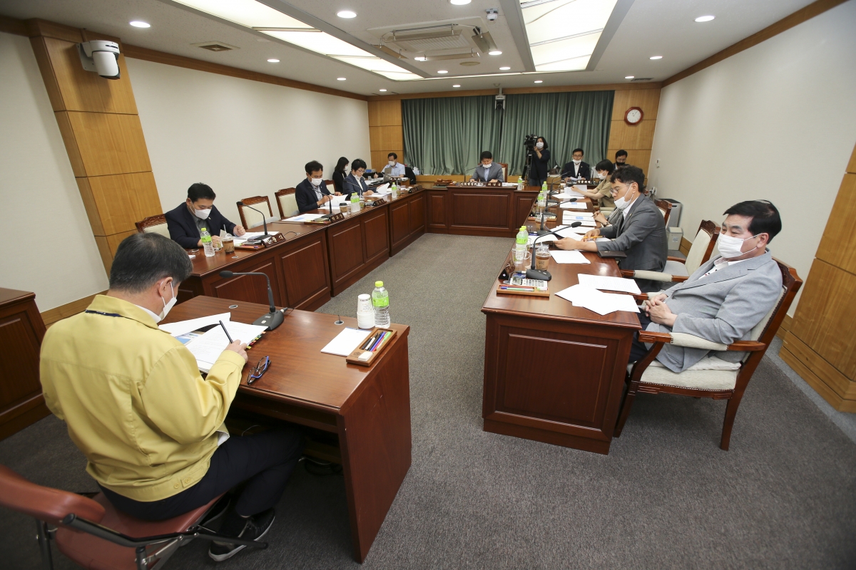 20200717-044[AP7U7166-제242회 임시회 기획행정위원회 활동.jpg
