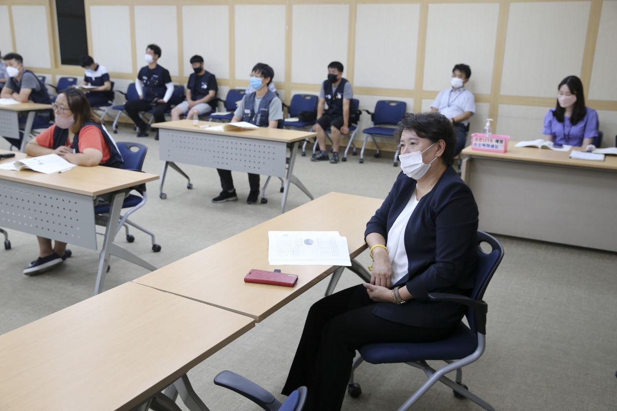 20200821-066[AP7U8102-2020년 비정규직 실태조사 결과발표 및 정책토론회 .JPG