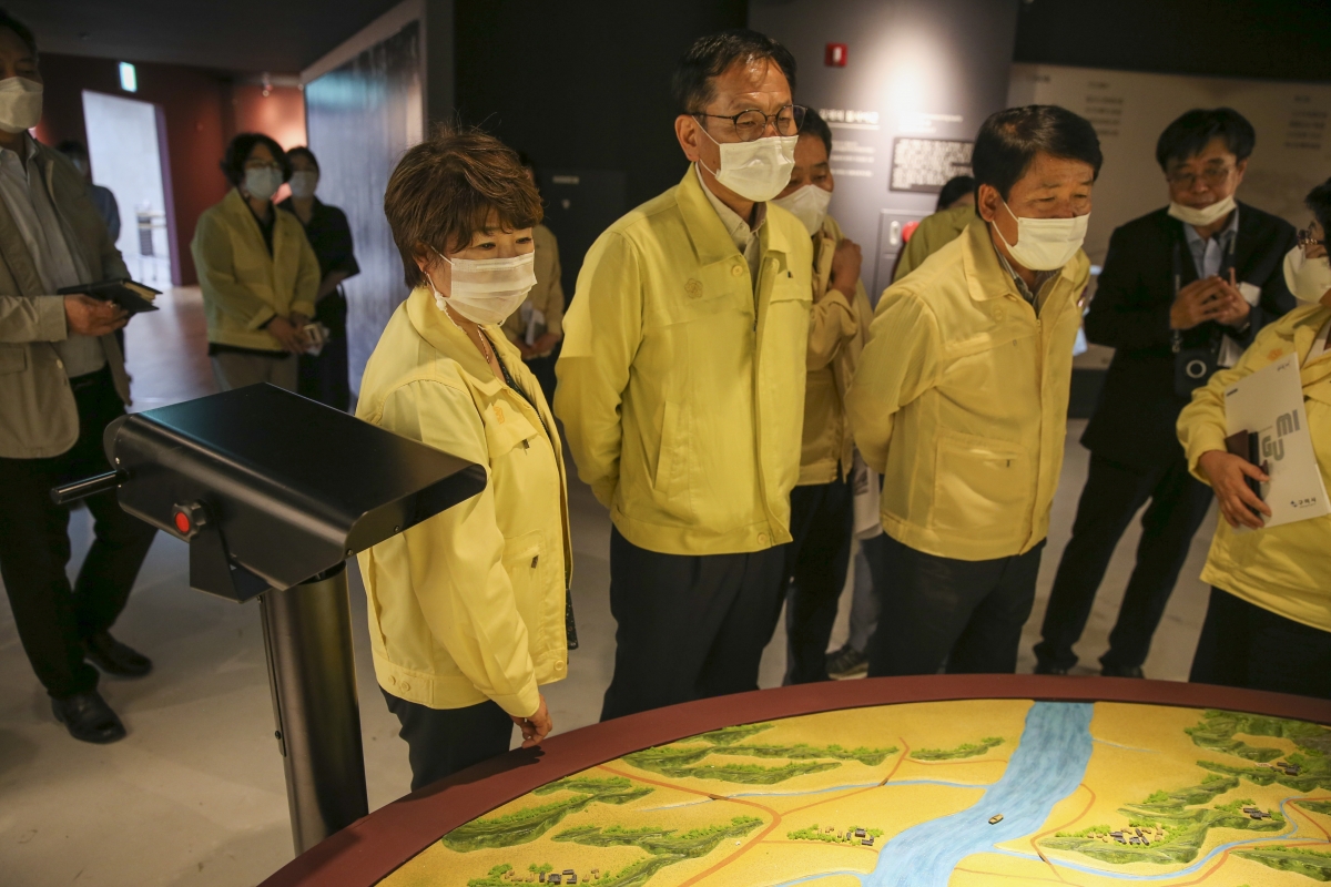 20200911-094[AP7U8902-제243회 임시회 기획행정위원회 구미성리학역사관 현장방문.JPG