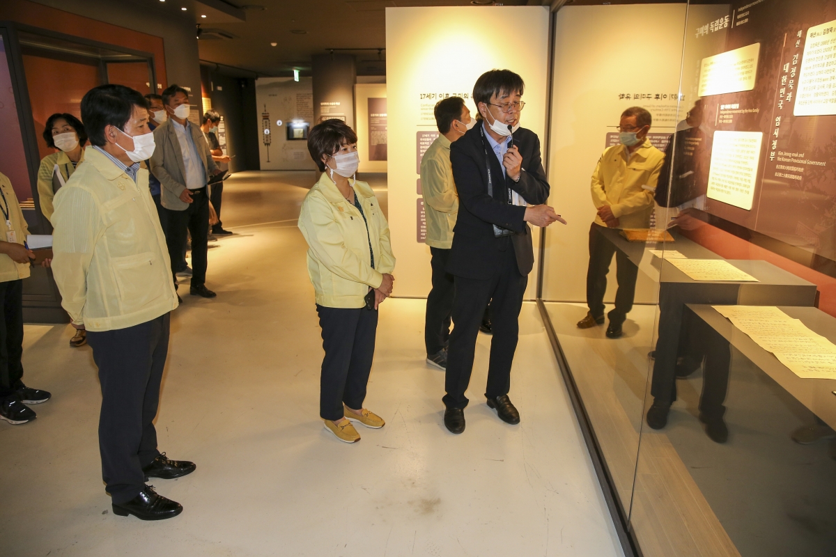 20200911-108[AP7U8934-제243회 임시회 기획행정위원회 구미성리학역사관 현장방문.JPG