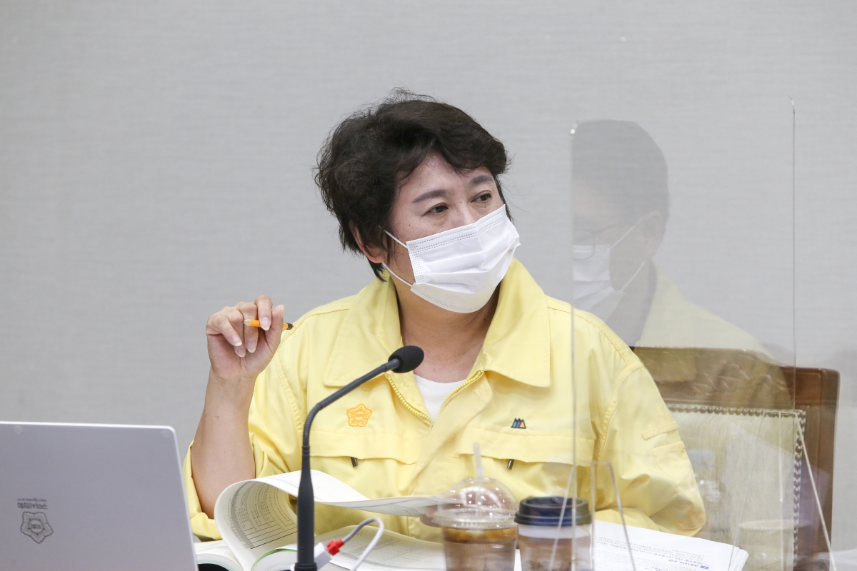 20200915-068[AP7U9421-제243회 임시회 산업건설위원회 소관 2020년도 제2회추가경정예산안 예비심사활동.JPG