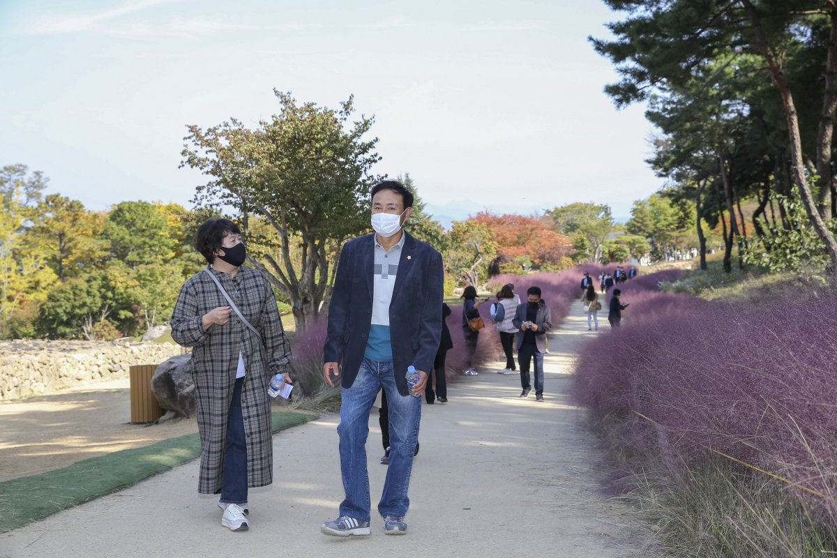 20201019-100[AP7U0732-제244회 임시회시 전체의원 칠곡가산수피아 벤치마킹.JPG