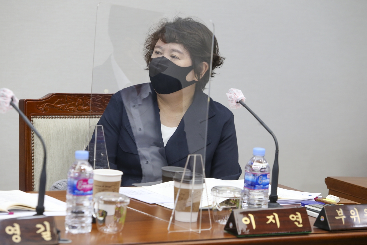 20201020-015[AP7U0846-제244회 임시회 의회운영위원회 소관 2021년도 주요업무계획안 보고.JPG