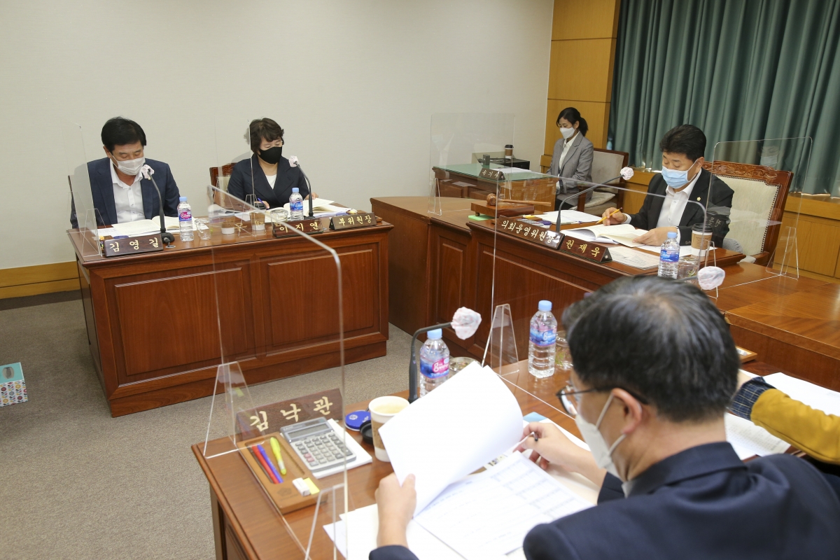 20201020-006[AP7U0820-제244회 임시회 의회운영위원회 소관 2021년도 주요업무계획안 보고.JPG