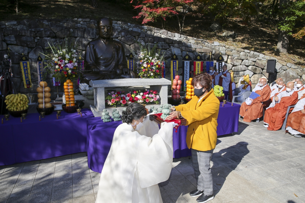 20201024-021[AP7U1348-제4회 향문화 대제전-아도화상 헌향제.JPG