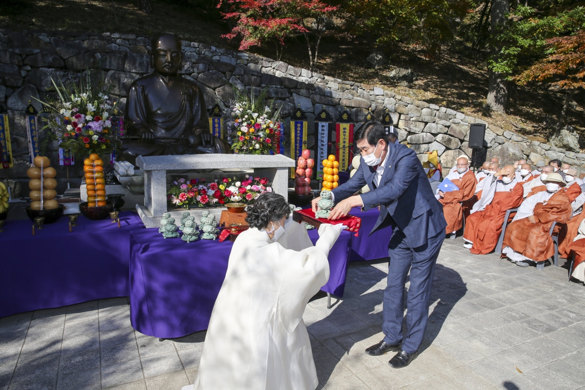 20201024-024[AP7U1356-제4회 향문화 대제전-아도화상 헌향제.JPG