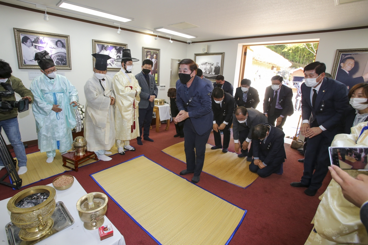 20201026-039[AP7U1522-박정희대통령 41주기 추모제.JPG