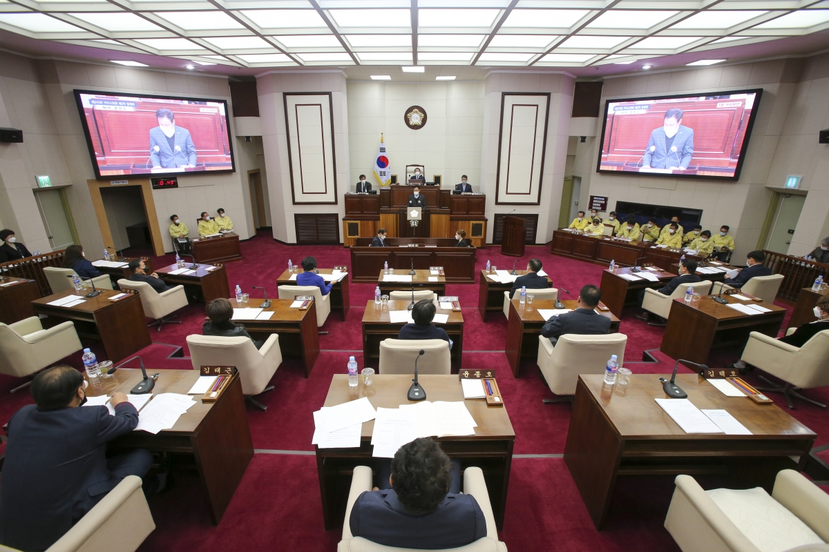 20201125-010[AP7U3388-제245회 제2차 정례회 제1차 본회의시 김재우 의원 5분 자유발언.JPG